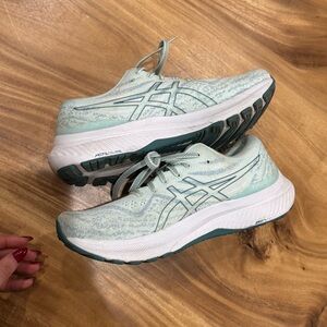 ASICS Women’s running shoe. Size 9.5